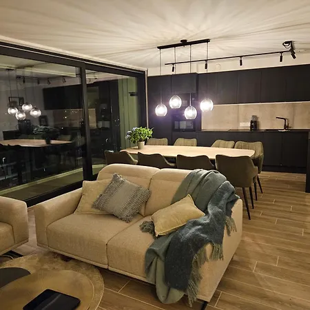 Chardonnay At The شقة بلانكنبرخ