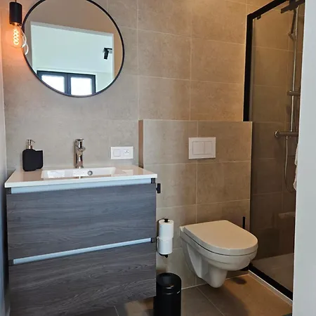 Chardonnay At The דירה