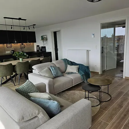 Chardonnay At The شقة بلانكنبرخ